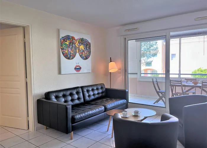 Climatise Avec Piscine, Terrasse Et Parking - 6 Couchages, Pres De La - Fr-1-251-451