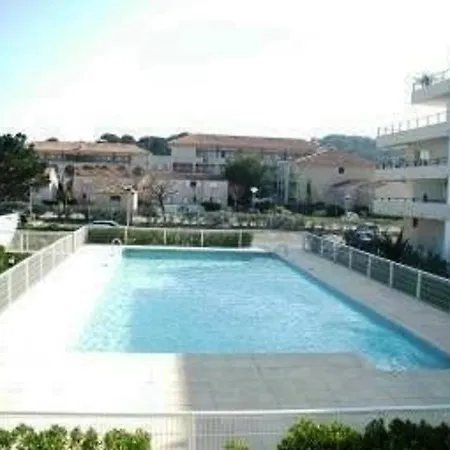 Climatisé Avec Piscine, Terrasse Et Parking - 6 Couchages, Près De La - Fr-1-251-451 Appartement Le Lavandou
