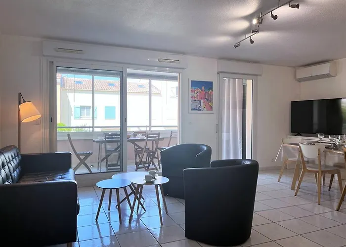 Climatise Avec Piscine, Terrasse Et Parking - 6 Couchages, Pres De La - Fr-1-251-451 * Le Lavandou