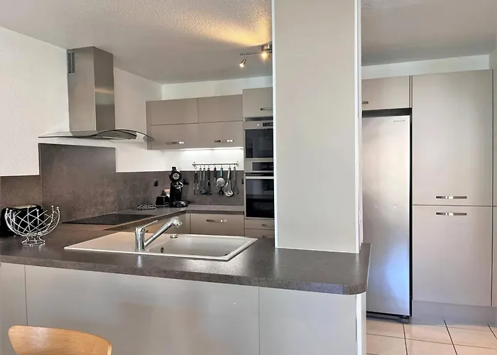 Climatise Avec Piscine, Terrasse Et Parking - 6 Couchages, Pres De La - Fr-1-251-451 *