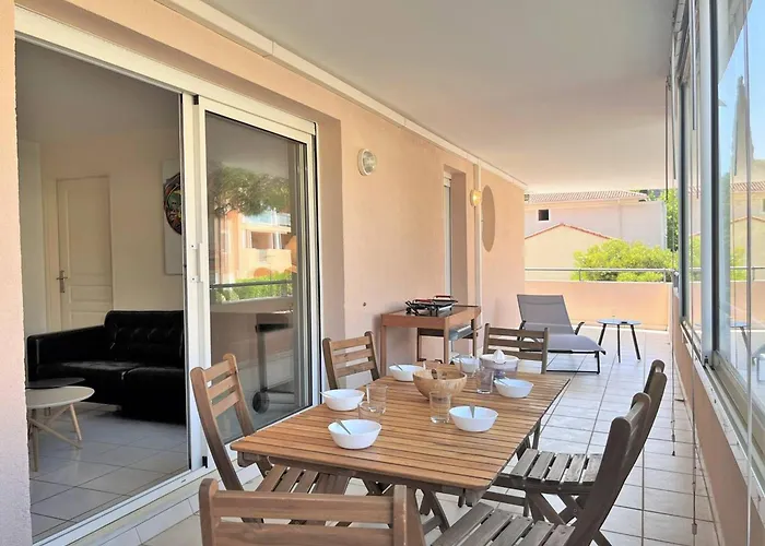 Lejlighed Climatise Avec Piscine, Terrasse Et Parking - 6 Couchages, Pres De La - Fr-1-251-451